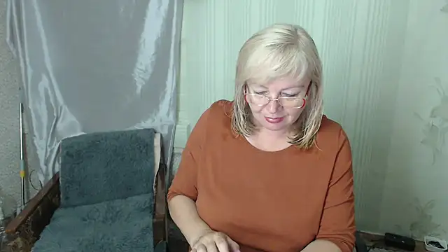 Snapshot of LavandaMay chatting on 7, 7, 2026 LavandaMay online show from 7, 7, 2026