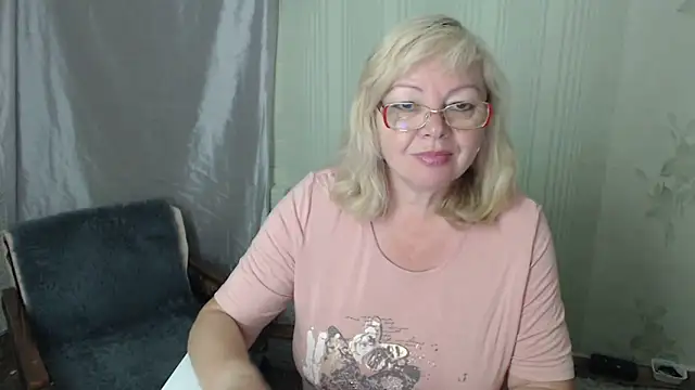 Snapshot of LavandaMay chatting on 21, 6, 2026 LavandaMay online show from 21, 6, 2026
