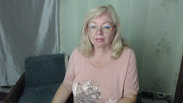 Snapshot of LavandaMay chatting on 15, 7, 2026 LavandaMay online show from 15, 7, 2026