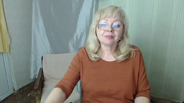 Snapshot of LavandaMay chatting on 12, 5, 2026 LavandaMay online show from 12, 5, 2026