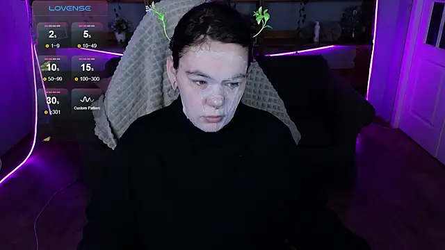 Snapshot of QwertyAnnie_Lbo chatting on 23, 4, 2026 QwertyAnnie Lbo online show from 23, 4, 2026
