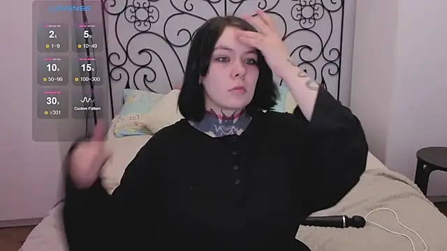 Snapshot of QwertyAnnie_Lbo chatting on 23, 4, 2026 QwertyAnnie Lbo online show from 23, 4, 2026