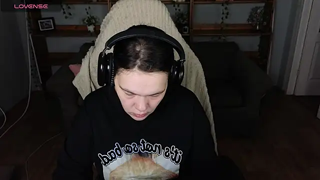 QwertyAnnie Lbo online show from 16, 4, 2026