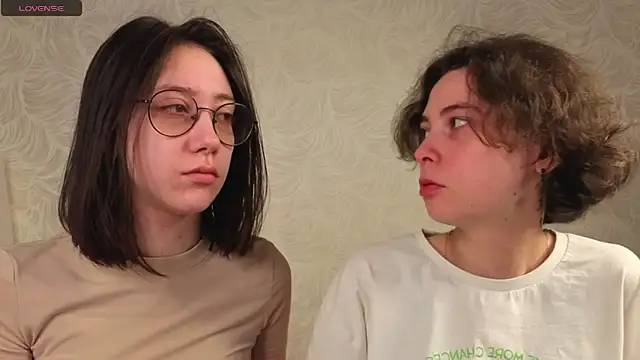 Snapshot of AllisonKierce chatting on 17, 5, 2026 AllisonKierce online show from 17, 5, 2026