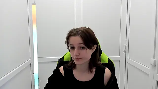 Snapshot of GoldenKiss chatting on 13, 4, 2026 GoldenKiss online show from 13, 4, 2026