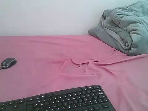 MsLaura24 online show from 11, 4, 2026