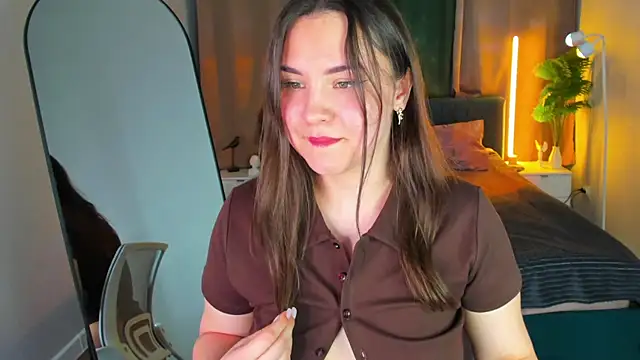Nelie Evans online show from 11, 6, 2026