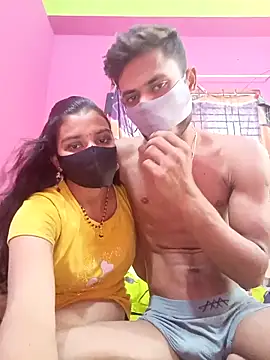 Snapshot of Hot-Couple4 chatting on 18, 4, 2026 Hot-Couple4 online show from 18, 4, 2026