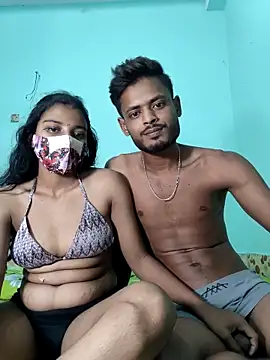 Snapshot of Hot-Couple4 chatting on 7, 5, 2026 Hot-Couple4 online show from 7, 5, 2026