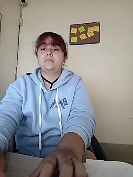 Snapshot of AliceScoot_ chatting on 8, 5, 2026 AliceScoot online show from 8, 5, 2026
