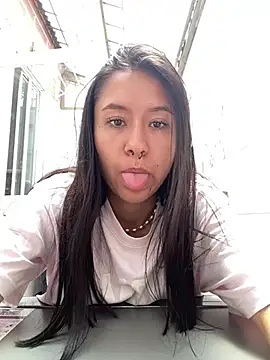 Snapshot of chloe-disire chatting on 3, 6, 2026 chloe-disire online show from 3, 6, 2026