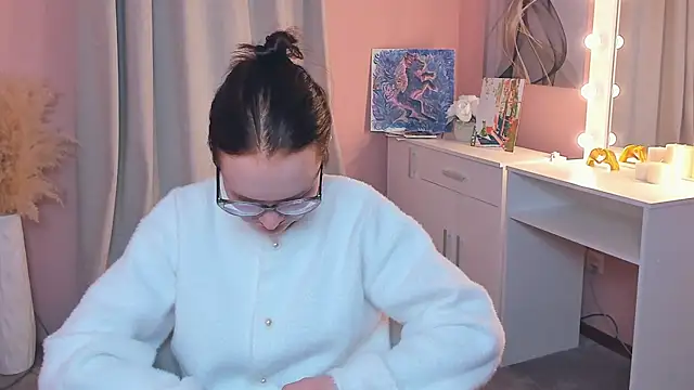 ErmaCurlis online show from 10, 4, 2026