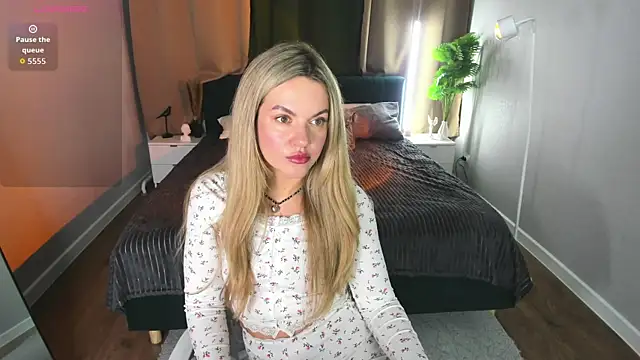 Jennifer Perezz online show from 10, 6, 2026