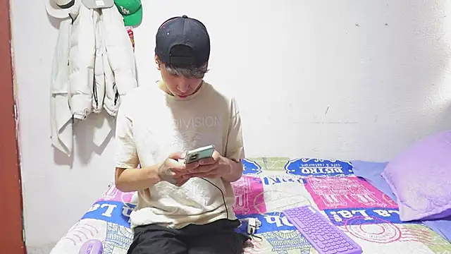 Snapshot of Alexander_2003Castro chatting on 12, 4, 2026 Alexander 2003Castro online show from 12, 4, 2026