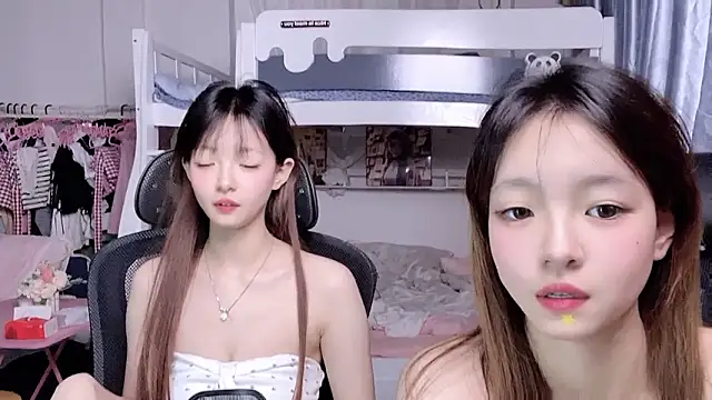 Snapshot of xiaoqiao-daqiao chatting on 21, 4, 2026 xiaoqiao-daqiao online show from 21, 4, 2026