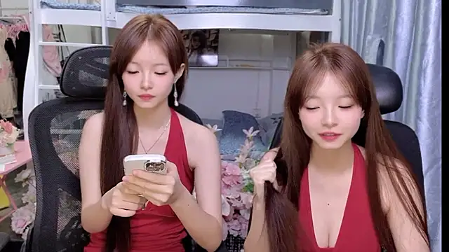 Snapshot of xiaoqiao-daqiao chatting on 13, 5, 2026 xiaoqiao-daqiao online show from 13, 5, 2026