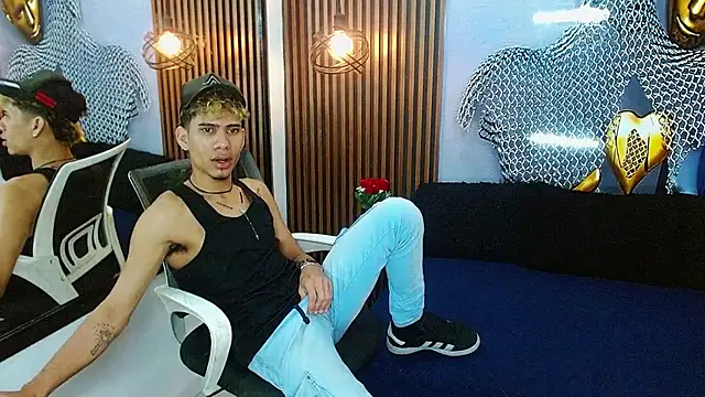 Skinny cute Alyer online show from 11, 6, 2026
