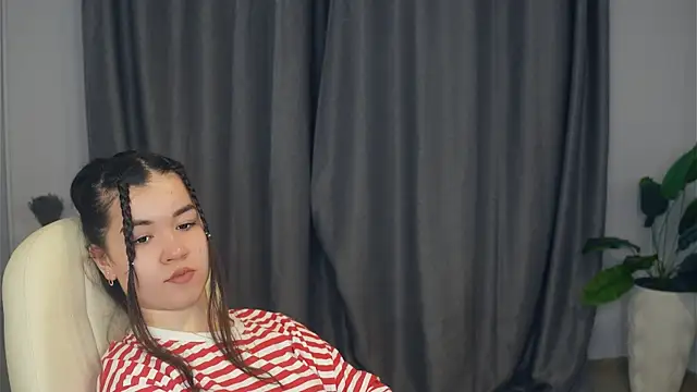 ShanaYock online show from 12, 4, 2026