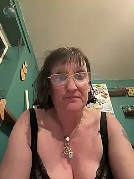 DeliciousDebbie  online show from 21, 4, 2026