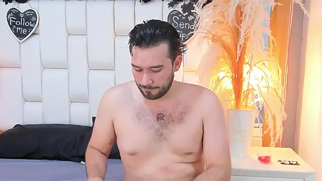 AdrianSith online show from 10, 4, 2026