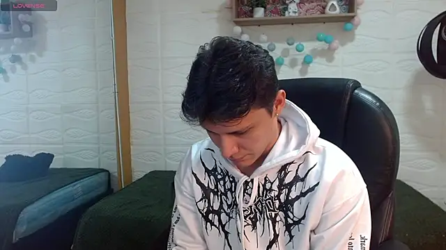 Zayn clausen online show from 1, 5, 2026