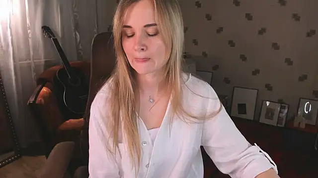 MiaSparkes online show from 13, 6, 2026