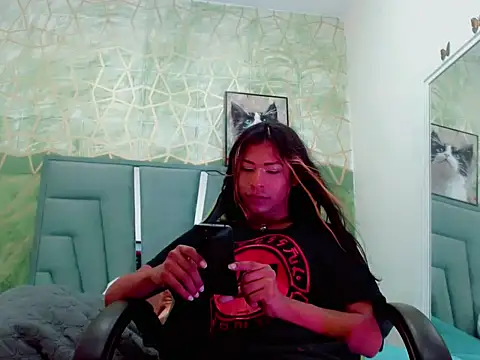 Snapshot of Naomisaenz01 chatting on 4, 6, 2026 Naomisaenz01 online show from 4, 6, 2026