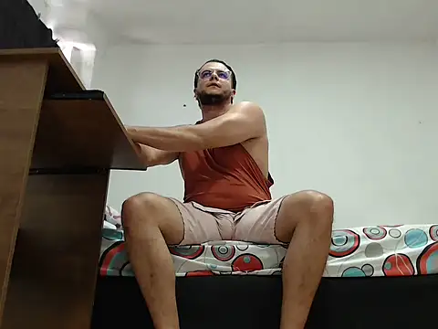 Snapshot of Masterboy00 chatting on 11, 4, 2026 Masterboy00 online show from 11, 4, 2026