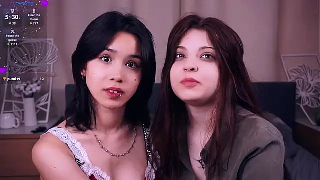 Snapshot of ReynaGrinvalsky chatting on 21, 5, 2026 ReynaGrinvalsky online show from 21, 5, 2026