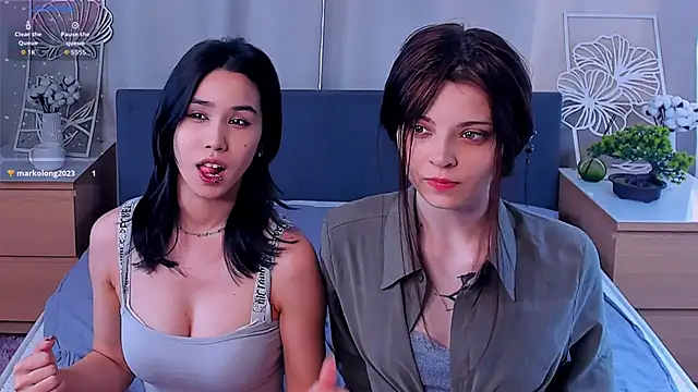 Snapshot of ReynaGrinvalsky chatting on 20, 4, 2026 ReynaGrinvalsky online show from 20, 4, 2026