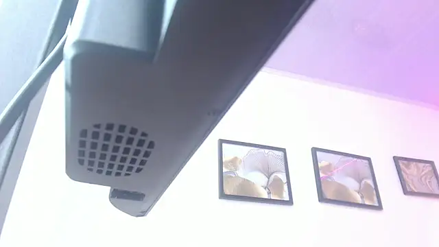 Snapshot of MoonBlue95 chatting on 9, 5, 2026 MoonBlue95 online show from 9, 5, 2026