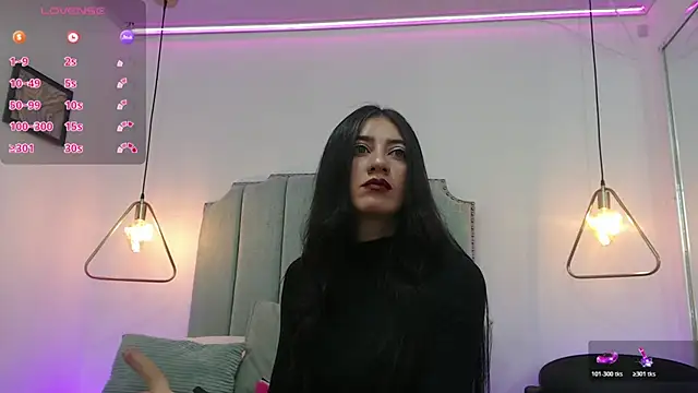 Snapshot of MoonBlue95 chatting on 4, 5, 2026 MoonBlue95 online show from 4, 5, 2026