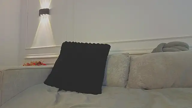 giigii hadidd online show from 15, 7, 2026