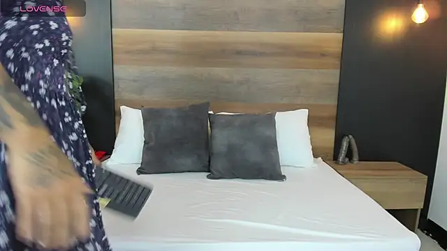 jade spinters online show from 24, 6, 2026