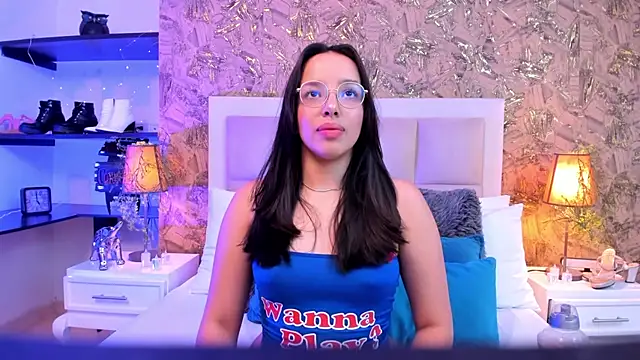 Snapshot of ValkyriaSteel chatting on 3, 5, 2026 ValkyriaSteel online show from 3, 5, 2026