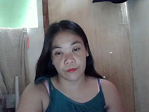 Snapshot of holdmetight21 chatting on 23, 4, 2026 holdmetight21 online show from 23, 4, 2026