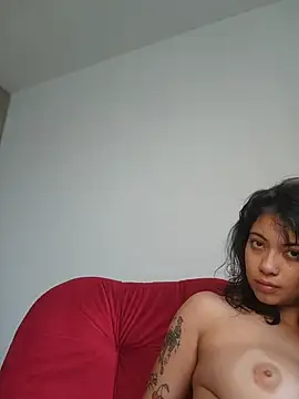 Snapshot of NefertitiXO chatting on 3, 5, 2026 NefertitiXO online show from 3, 5, 2026