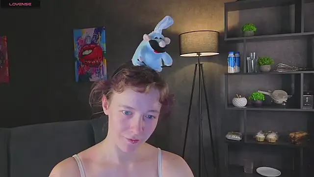 Snapshot of Ricki_Bloom chatting on 26, 6, 2026 Ricki Bloom online show from 26, 6, 2026