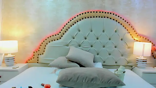 Snapshot of AlenaColeman chatting on 4, 6, 2026 AlenaColeman online show from 4, 6, 2026