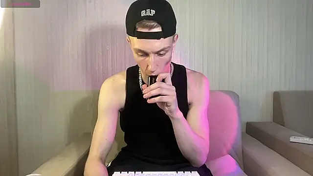 Travis Gracile online show from 26, 4, 2026