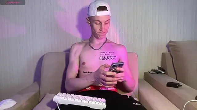 Travis Gracile online show from 20, 4, 2026