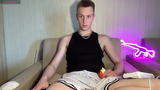 Snapshot of Travis_Gracile chatting on 12, 6, 2026 Travis Gracile online show from 12, 6, 2026