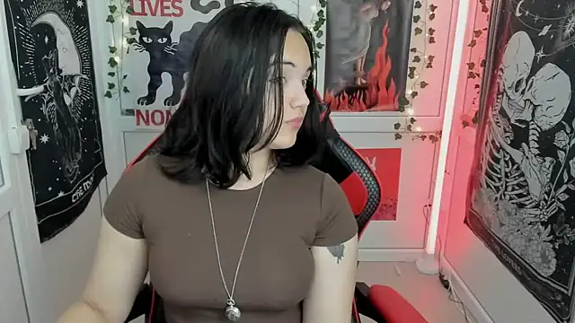 Snapshot of Caroline_cutte chatting on 6, 7, 2026 Caroline cutte online show from 6, 7, 2026