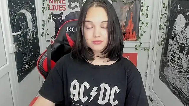Snapshot of Caroline_cutte chatting on 22, 7, 2026 Caroline cutte online show from 22, 7, 2026