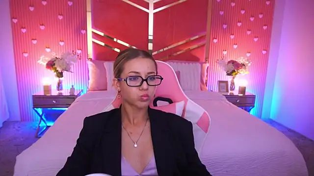 DoveLovee online show from 10, 7, 2026