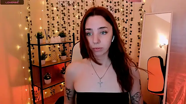 Snapshot of CharliGrace_ chatting on 12, 7, 2026 CharliGrace online show from 12, 7, 2026