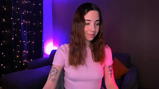 Snapshot of CharliGrace_ chatting on 16, 4, 2026 CharliGrace online show from 16, 4, 2026