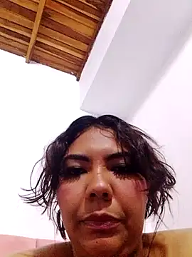 Snapshot of Izel_ chatting on 16, 4, 2026 Izel online show from 16, 4, 2026