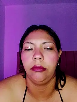 Snapshot of Izel_ chatting on 24, 4, 2026 Izel online show from 24, 4, 2026