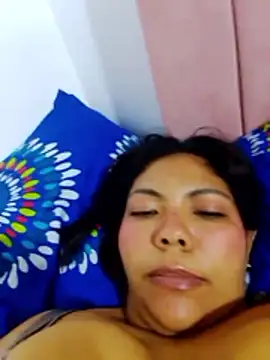 Snapshot of Izel_ chatting on 28, 4, 2026 Izel online show from 28, 4, 2026
